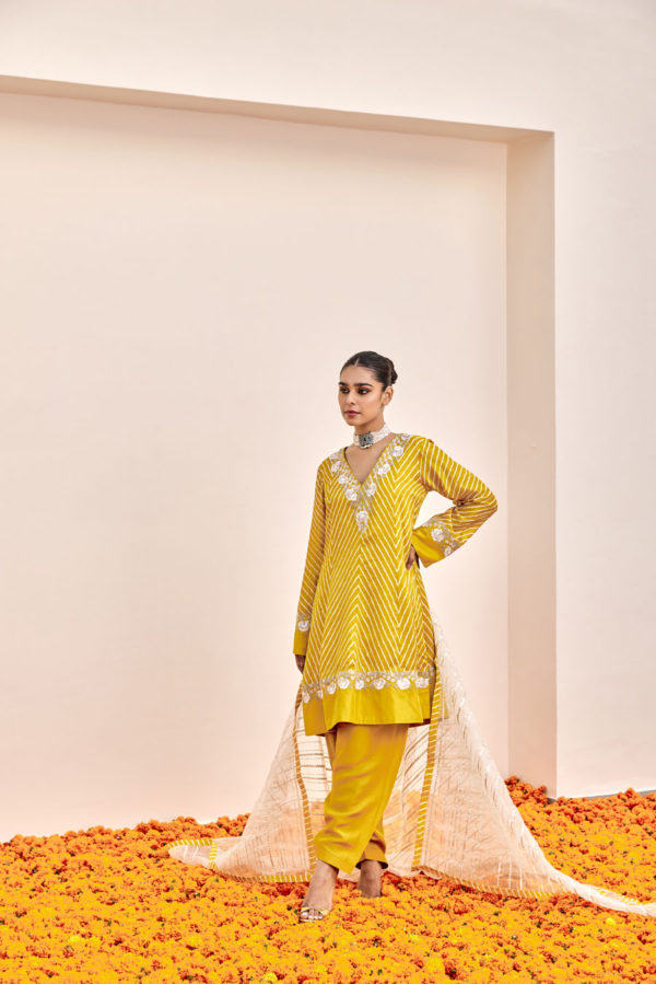 Short Kalidaar with Pakistani Salwar and Dupatta Black Thread Co Short Kalidaar with Pakistani Salwar and Dupatta Black Thread Co