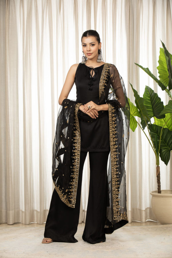 Siyah Embroidered Kurta Bell Bottom Set Black Thread Co