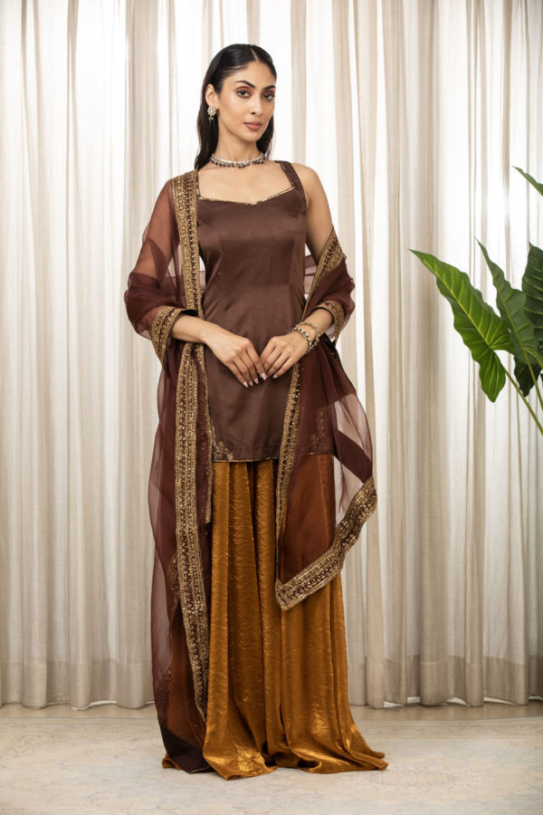 Jasmine  Embroidered Kurta Set Black Thread Co