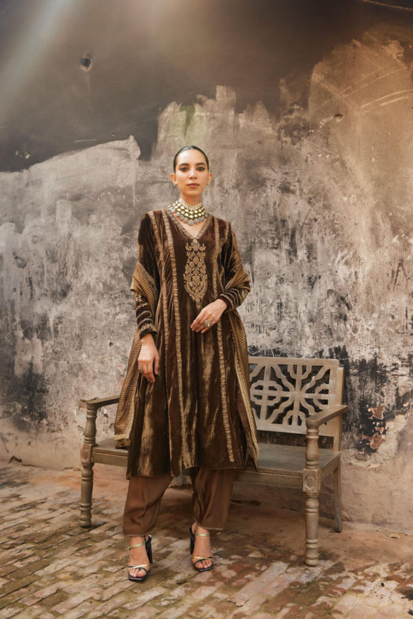 Kalidaar with Pakistani Salwar and Dupatta Black Thread Co