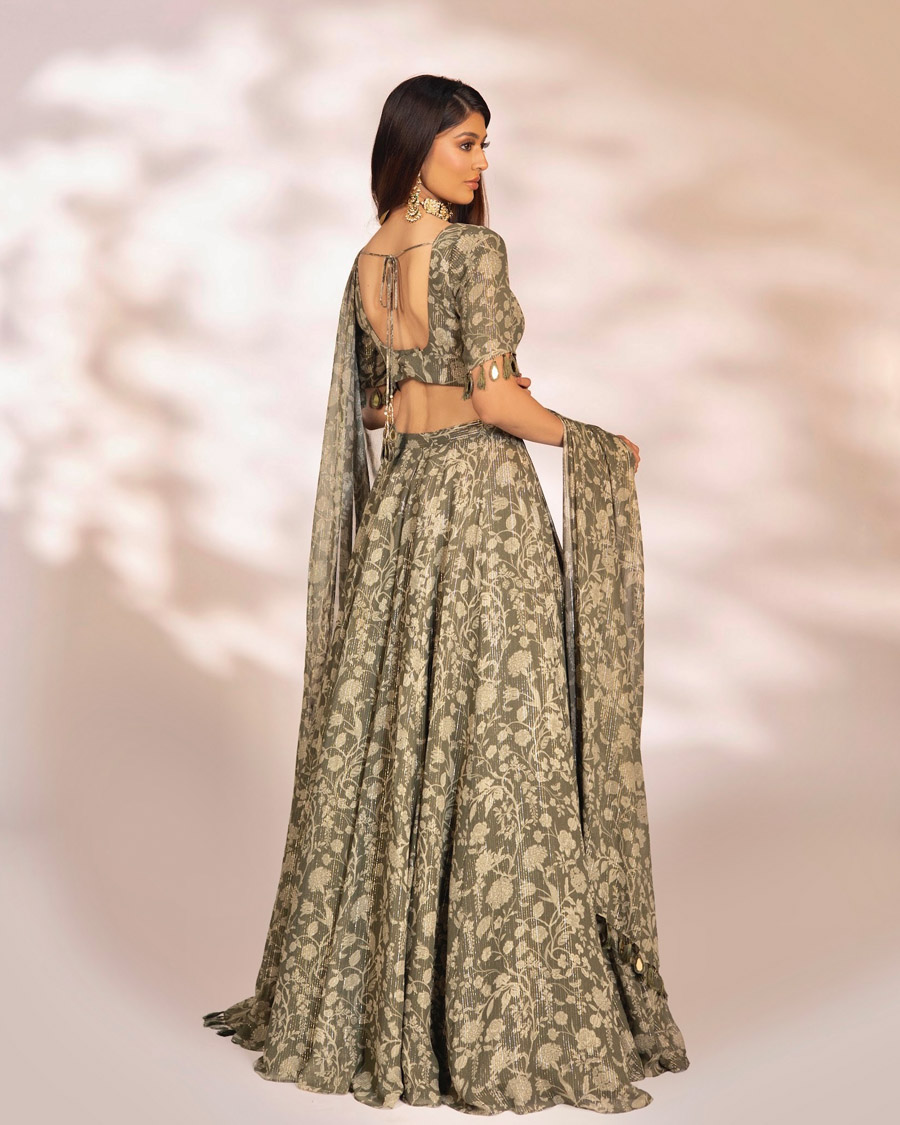 MIRA Black Thread Co 7 MIRA Black Thread Co 7