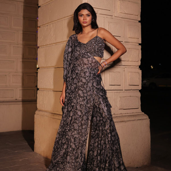 NOIR Black Thread Co NOIR Black Thread Co