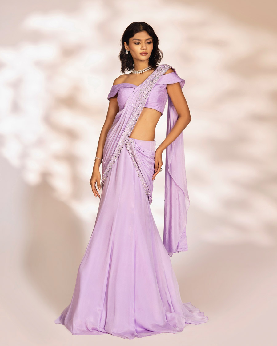 VENUS Black Thread Co VENUS Black Thread Co