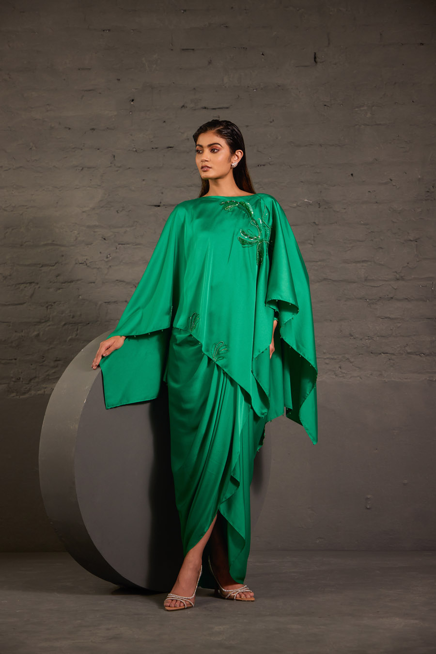Emerald Green Flowy Kaftaan With Drape Skirt Black Thread Co