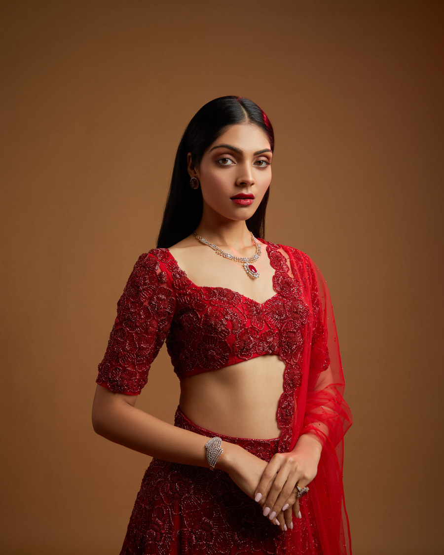 KRESTA Black Thread Co 6 KRESTA Black Thread Co 6