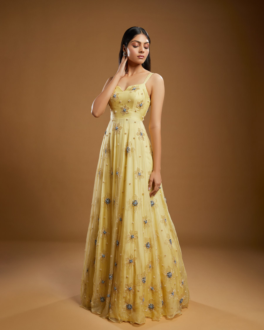 VALENTYNA Black Thread Co VALENTYNA Black Thread Co