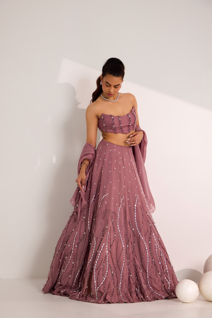 ILARIA Black Thread Co ILARIA Black Thread Co