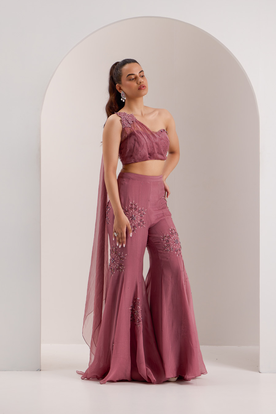 KAENA Black Thread Co KAENA Black Thread Co