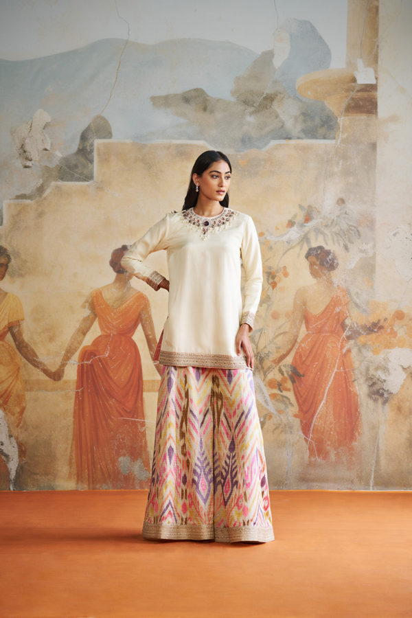 IVORY JEWELED SHORT KURTA SET IN PEACH STONES Black Thread Co IVORY JEWELED SHORT KURTA SET IN PEACH STONES Black Thread Co