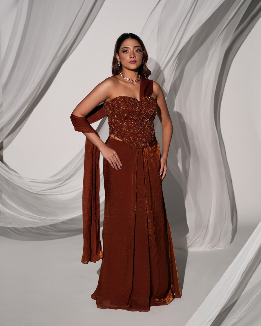 NOOR Black Thread Co 7 NOOR Black Thread Co 7