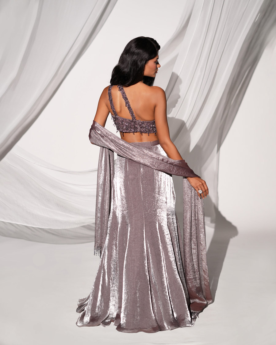 ZURI Black Thread Co 9 ZURI Black Thread Co 9